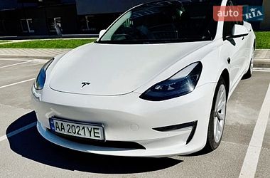 Седан Tesla Model 3 2021 в Кривому Розі
