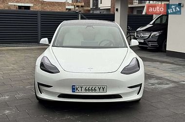 Седан Tesla Model 3 2020 в Киеве