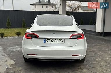 Седан Tesla Model 3 2020 в Києві