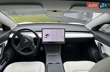 Седан Tesla Model 3 2020 в Києві