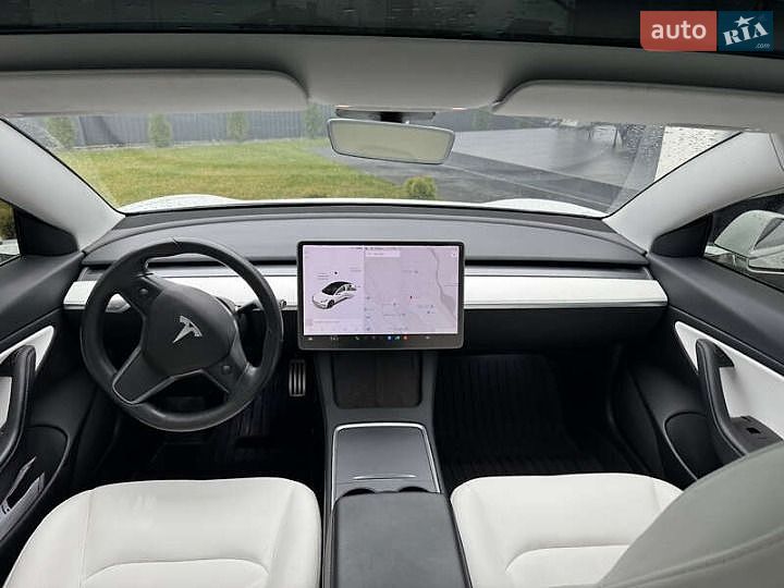 Седан Tesla Model 3 2020 в Києві