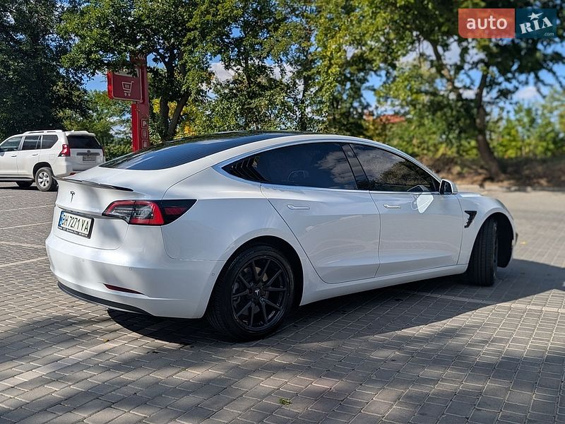Седан Tesla Model 3 2019 в Одессе