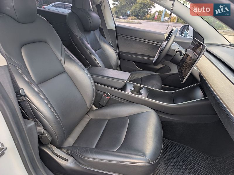 Седан Tesla Model 3 2019 в Одессе