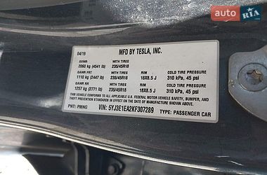 Седан Tesla Model 3 2019 в Ровно