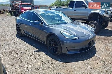 Седан Tesla Model 3 2019 в Рівному