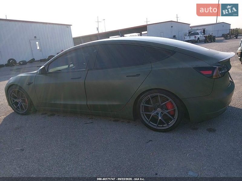 Седан Tesla Model 3 2022 в Львове