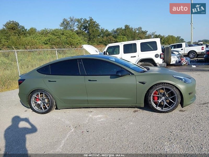 Седан Tesla Model 3 2022 в Львове
