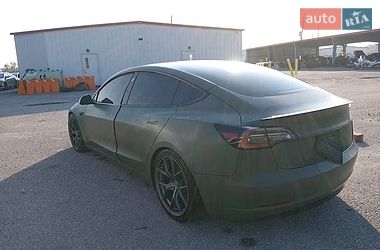 Седан Tesla Model 3 2022 в Львове