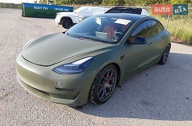 Седан Tesla Model 3 2022 в Львове
