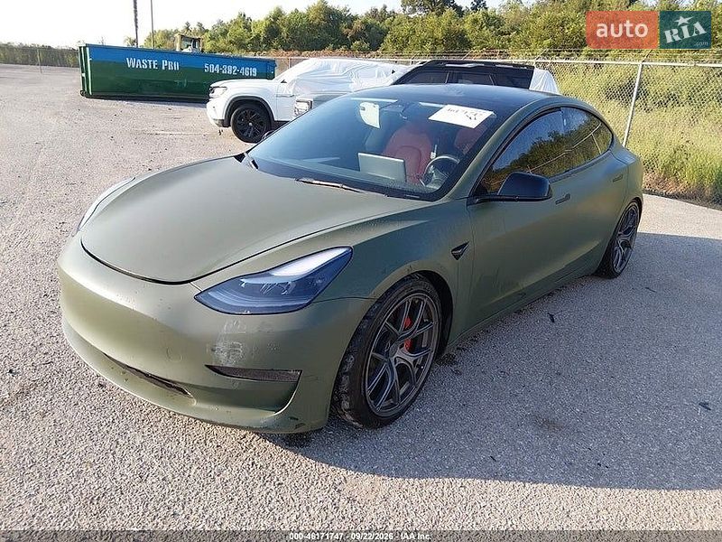 Седан Tesla Model 3 2022 в Львове