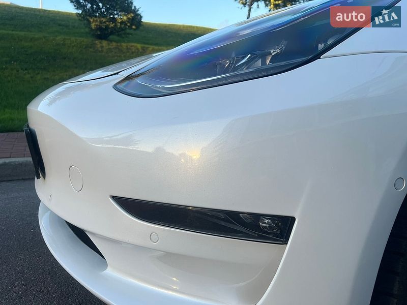 Седан Tesla Model 3 2022 в Киеве