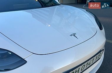 Седан Tesla Model 3 2022 в Киеве