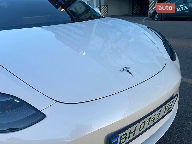 Седан Tesla Model 3 2022 в Киеве