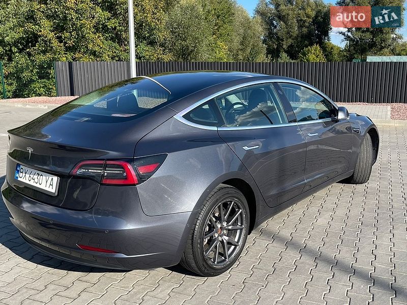 Седан Tesla Model 3 2019 в Хмельницком