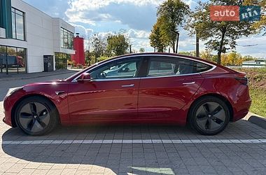 Седан Tesla Model 3 2018 в Львове
