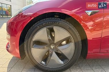 Седан Tesla Model 3 2018 в Львове