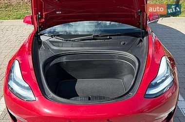Седан Tesla Model 3 2018 в Львове