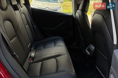 Седан Tesla Model 3 2018 в Львове