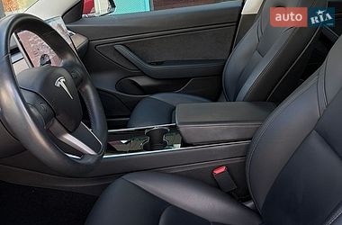 Седан Tesla Model 3 2018 в Львове