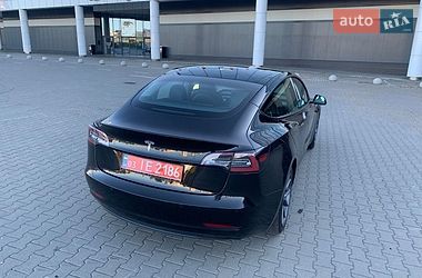 Седан Tesla Model 3 2022 в Киеве