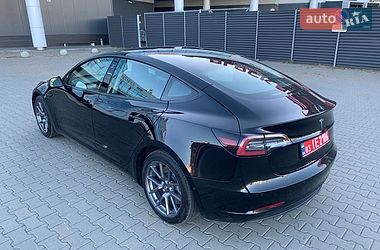Седан Tesla Model 3 2022 в Киеве