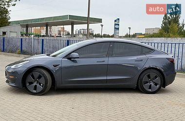 Седан Tesla Model 3 2022 в Краснограді