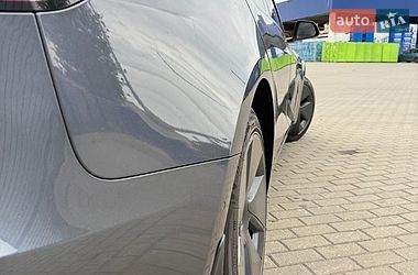 Седан Tesla Model 3 2022 в Краснограді