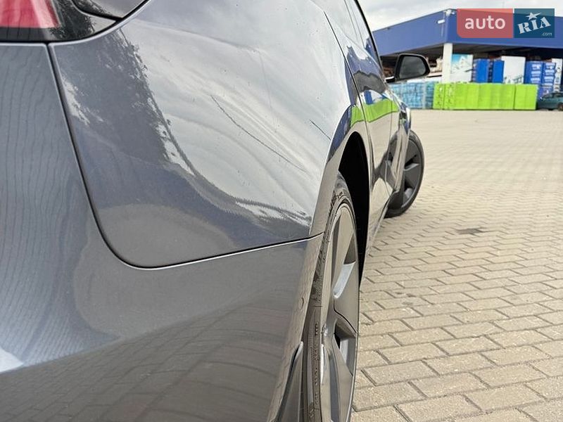 Седан Tesla Model 3 2022 в Краснограді
