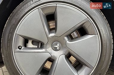 Седан Tesla Model 3 2022 в Краснограді