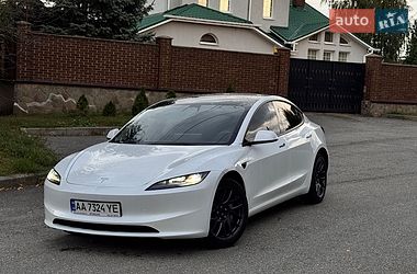 Седан Tesla Model 3 2025 в Полтаве