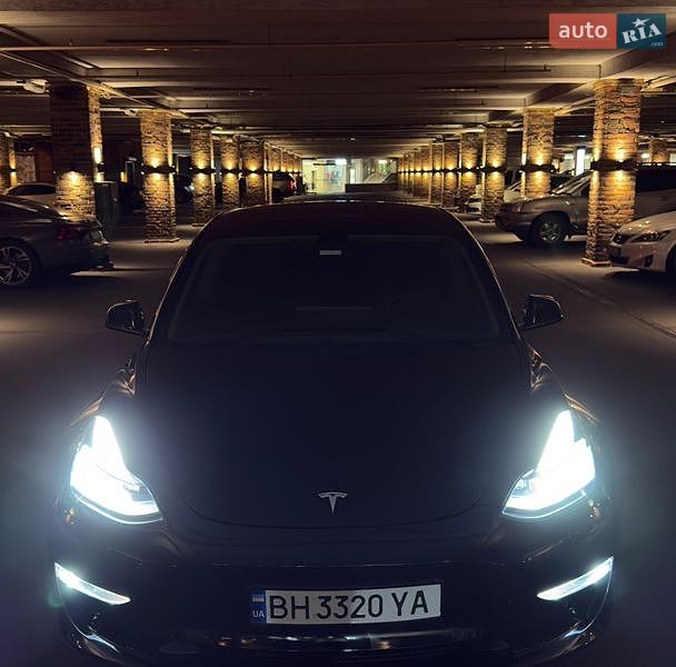 Седан Tesla Model 3 2020 в Одесі фото Седан Tesla Model 3 2020 в Одесі