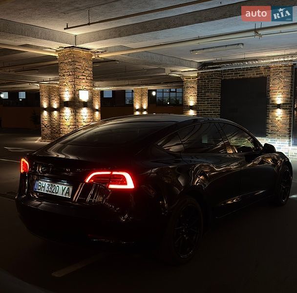 Седан Tesla Model 3 2020 в Одессе