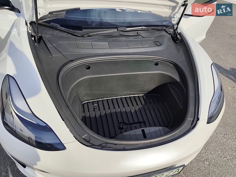Седан Tesla Model 3 2022 в Харькове
