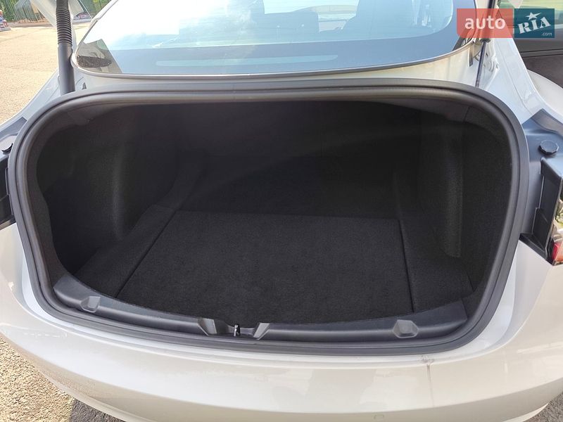 Седан Tesla Model 3 2022 в Харькове