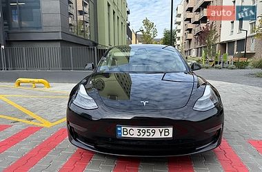 Седан Tesla Model 3 2022 в Львове