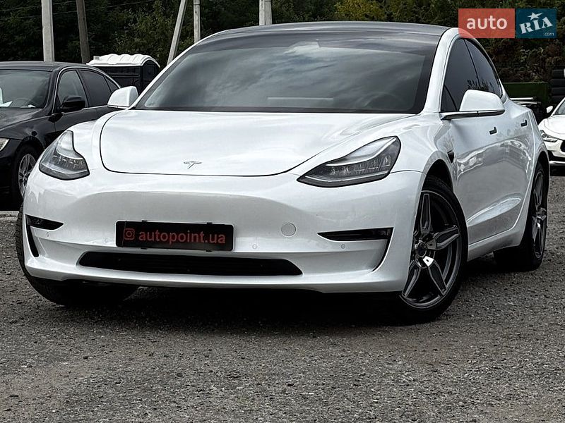 Седан Tesla Model 3 2019 в Белогородке