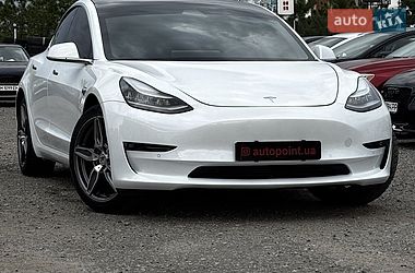 Седан Tesla Model 3 2019 в Білогородці