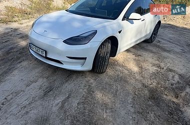 Седан Tesla Model 3 2022 в Броварах