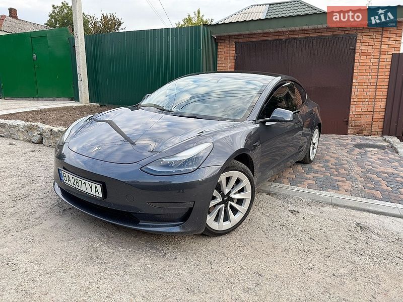 Седан Tesla Model 3 2022 в Кропивницькому
