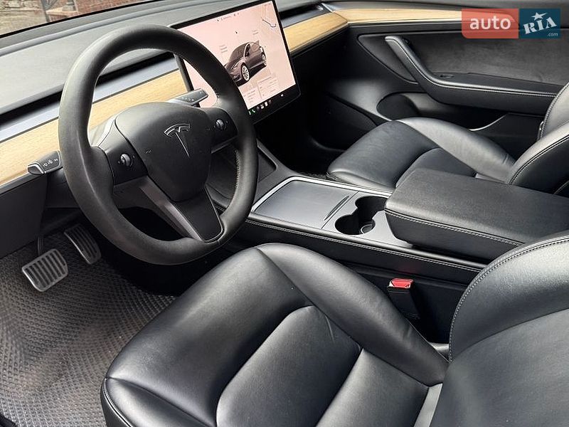 Седан Tesla Model 3 2022 в Кропивницькому
