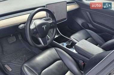 Седан Tesla Model 3 2020 в Києві