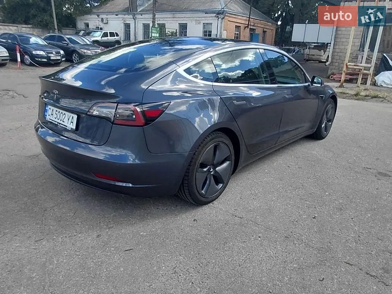 Tesla Model 3 2020