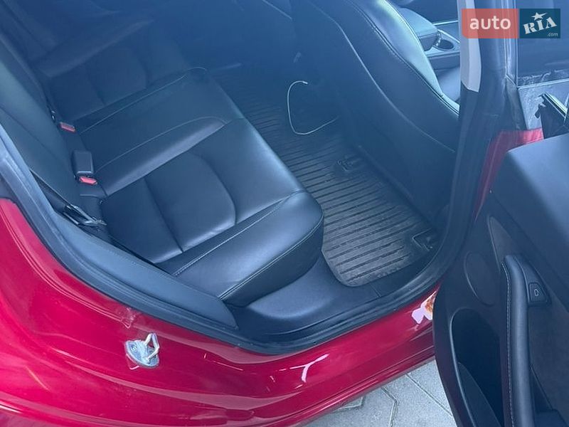 Седан Tesla Model 3 2022 в Тернополі