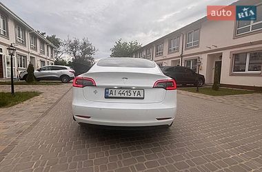 Седан Tesla Model 3 2018 в Борисполі