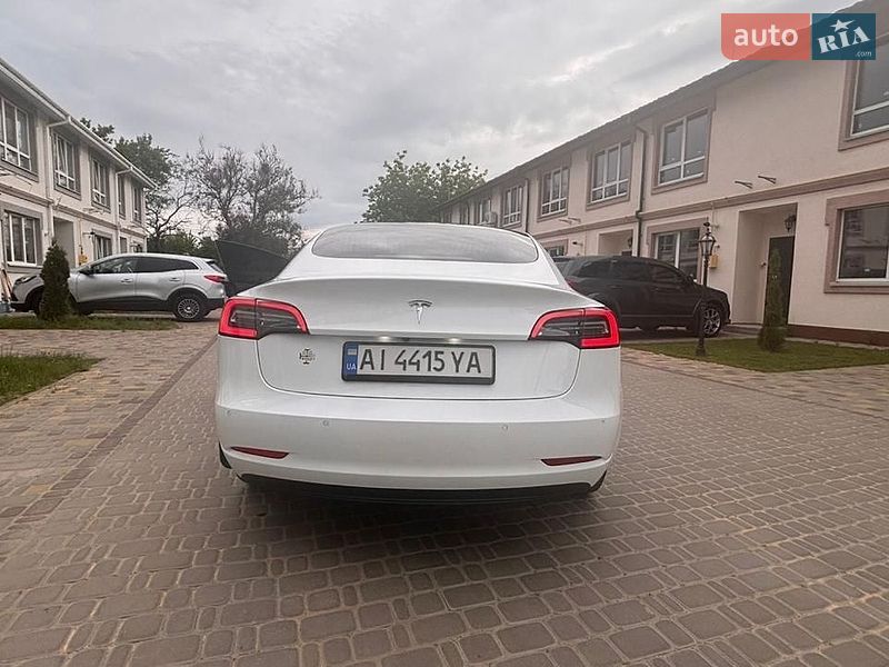 Седан Tesla Model 3 2018 в Борисполі