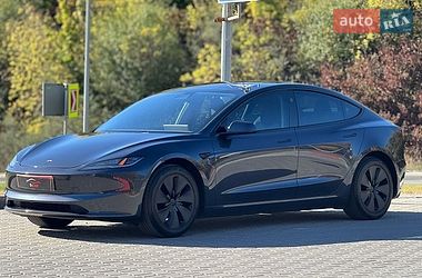 Седан Tesla Model 3 2024 в Тернополі