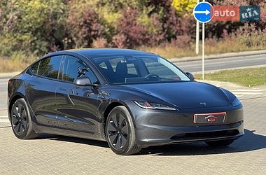 Седан Tesla Model 3 2024 в Тернополі