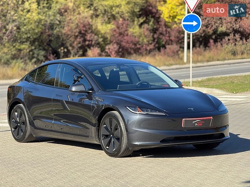 Седан Tesla Model 3 2024 в Тернополі