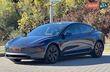 Седан Tesla Model 3 2024 в Тернополі