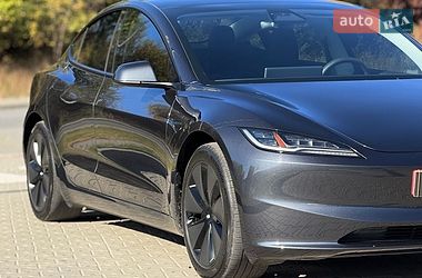 Седан Tesla Model 3 2024 в Тернополі